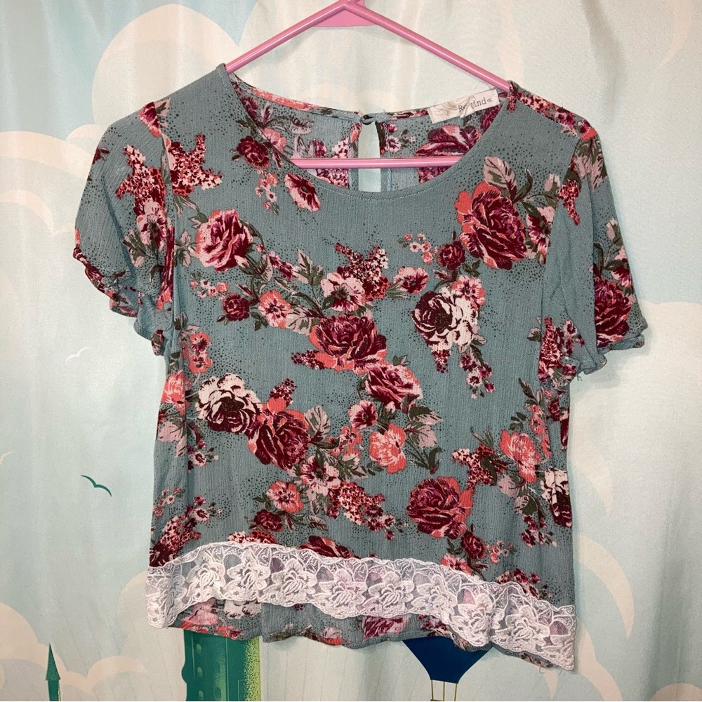 2/$15!! 3 Size Small Tops!! READ!! - Picture 5 of 7